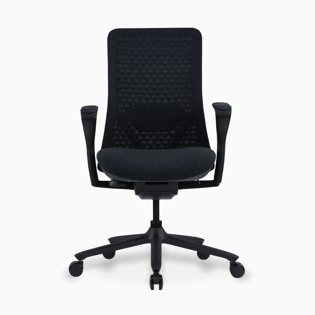 Desky Pro Mesh Chair front in black