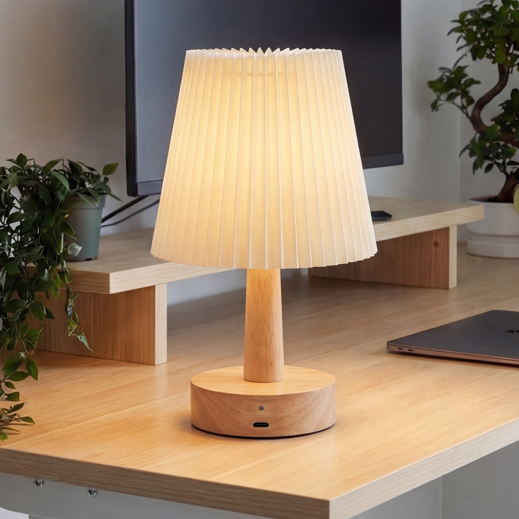 Desky Ripple Desk Lamp on desk