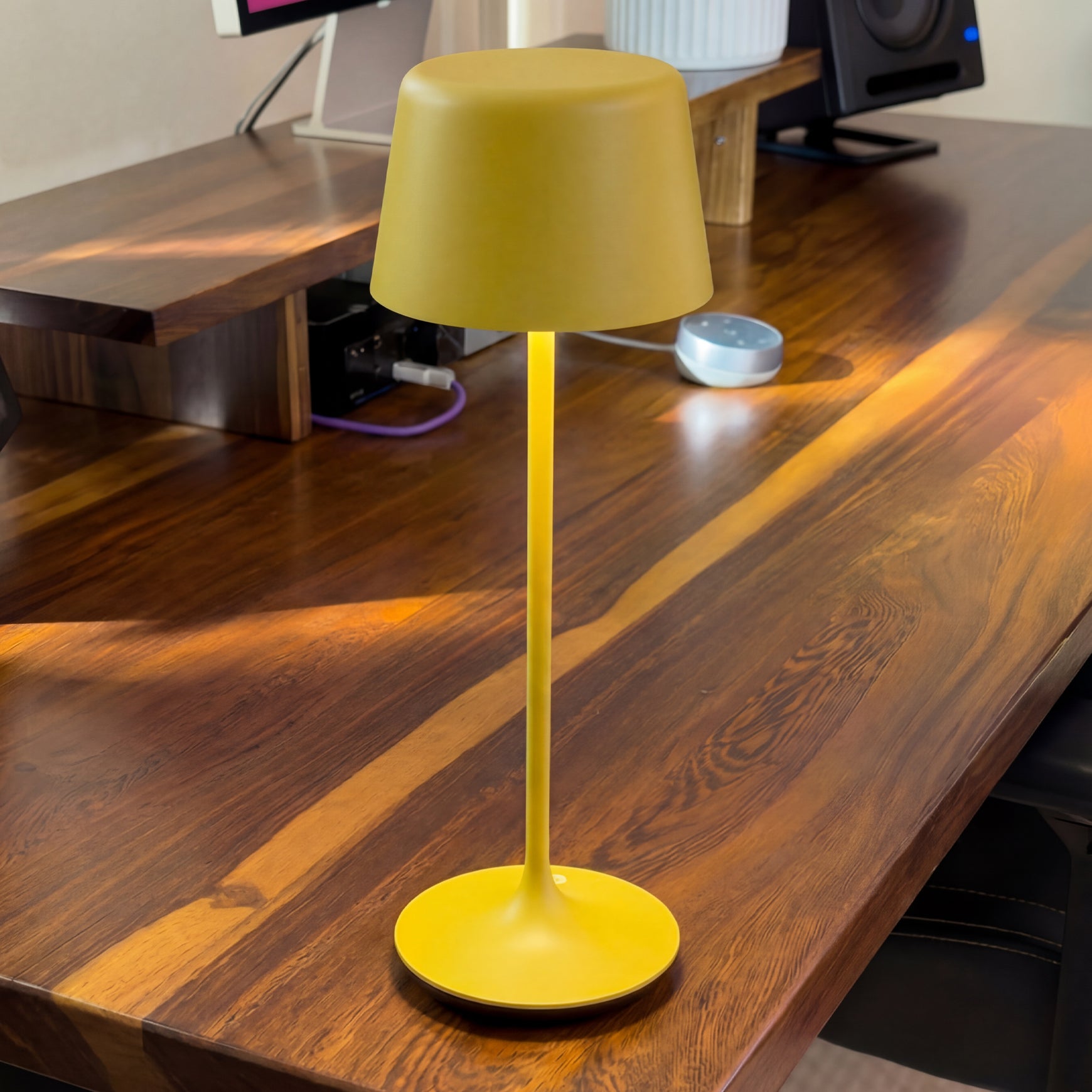 Desky Silhouette desk lamp in Mustard Yellow